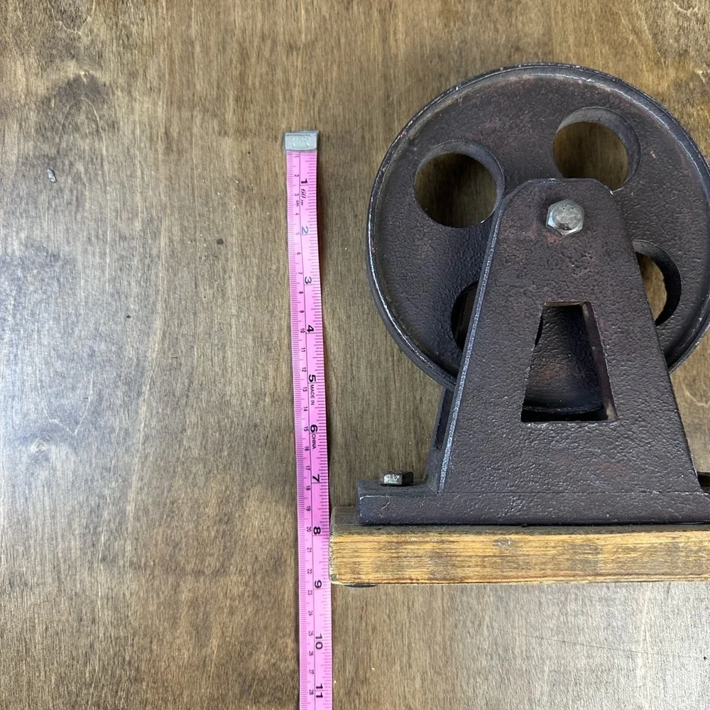 Vintage Industrial Metal Pulley - Picture 6 of 8